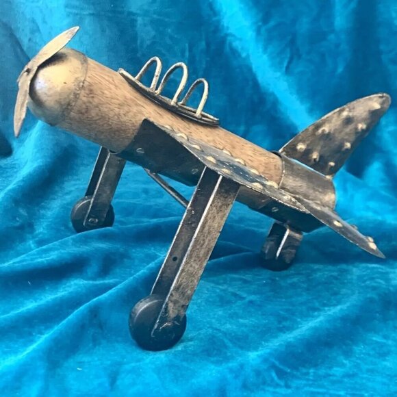 Unique model airplane - Handmade - Wheels and propeller work - Wood and metal - Picture 5 of 7